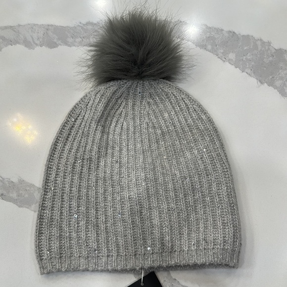 Carolyn Rowan Cashmere Blend Ribbed Beanie W.
Scattered Crystals & Faux Fur Hat - Picture 2 of 8